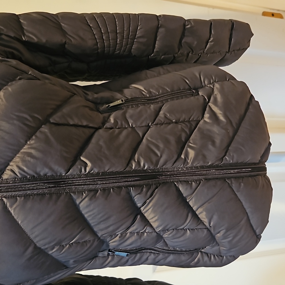 Bcbg Generation Ultra Lightweight Packable Down F… - image 4